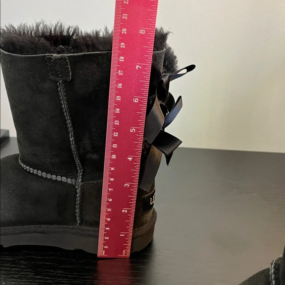 Ugg Black Bailey Bow Short Suede Big Girl Size 2